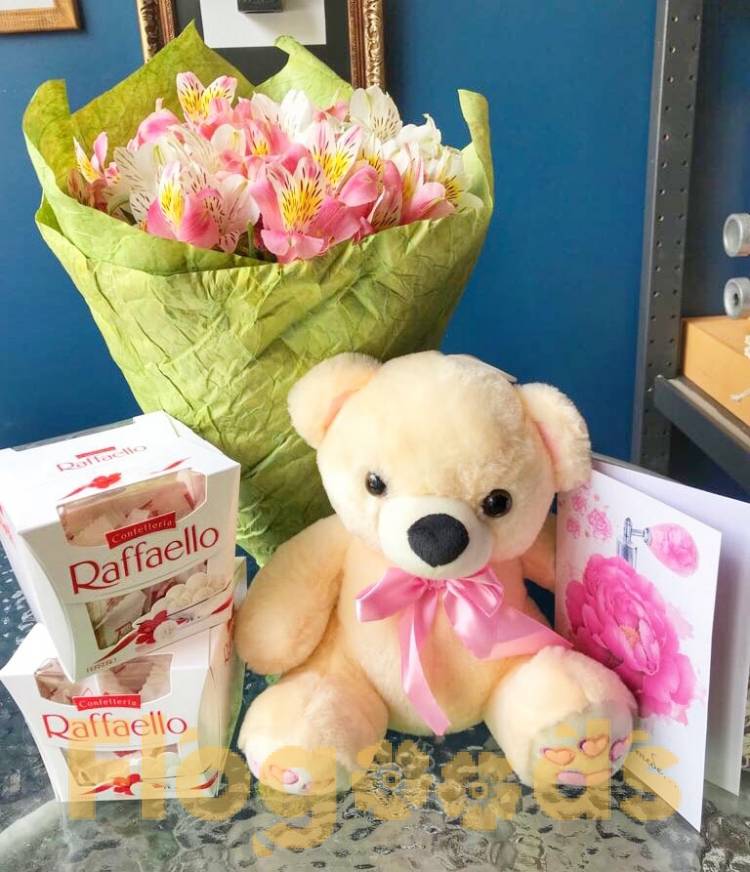 Подарочный набор «Сластёна» за 10 700 руб.